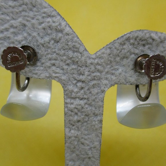 RICHELIEU STERLING SILVER Earrings Richelieu Blue Moonglow1/2 Hoop Screw Back - Picture 9 of 15